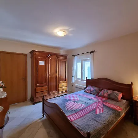 Lovely Apartment On The Sea Shore, With A View And Free Wi-Fi Cattaro Esterno foto
